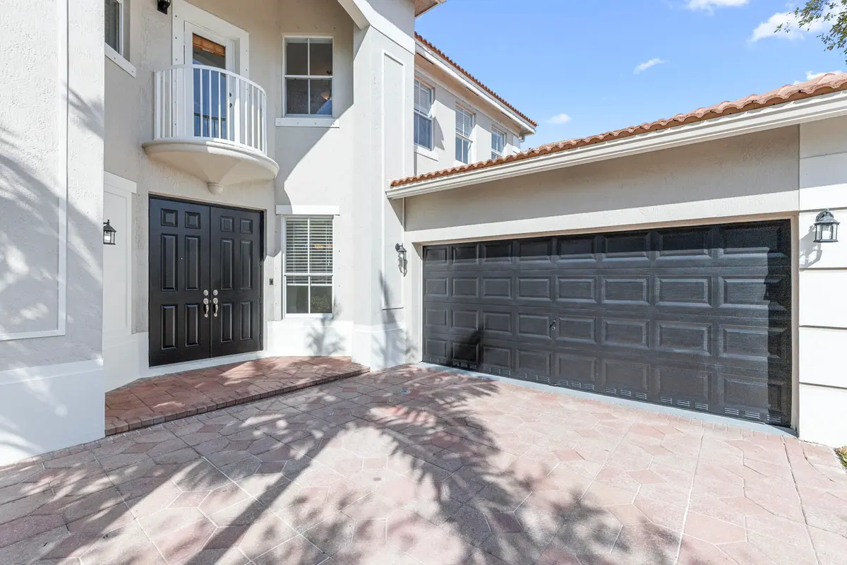 R6II8930 at 10557 Galleria Street, Wellington