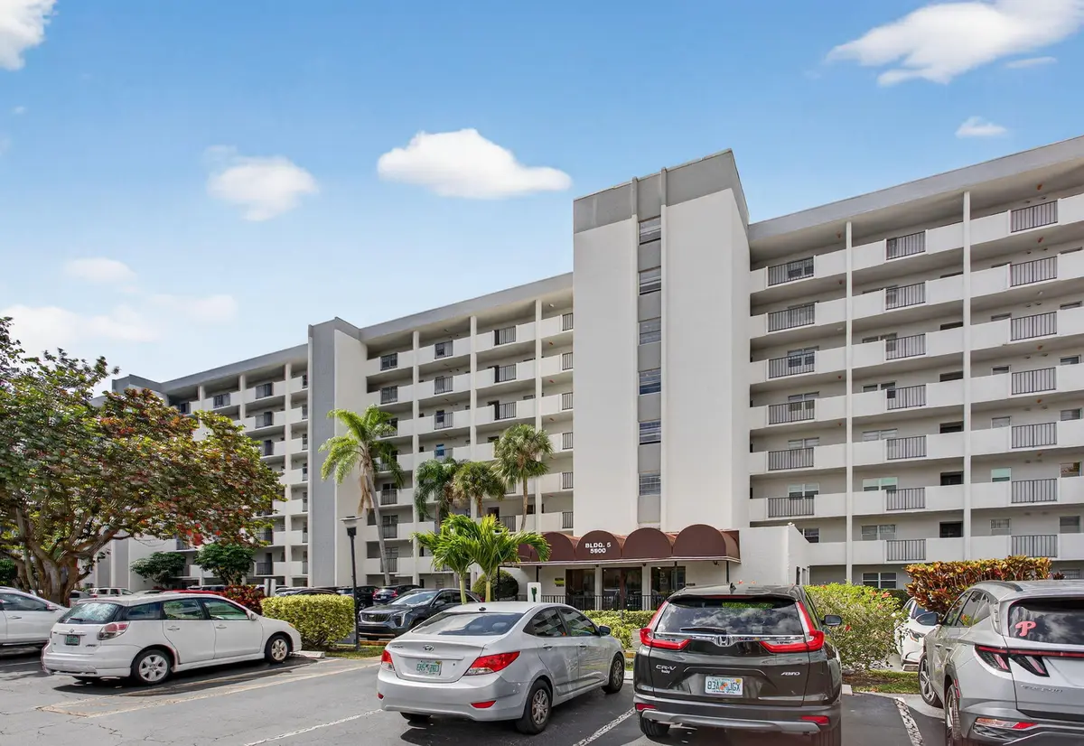Main Entry at 5900 NW 44th Street 115, Lauderhill