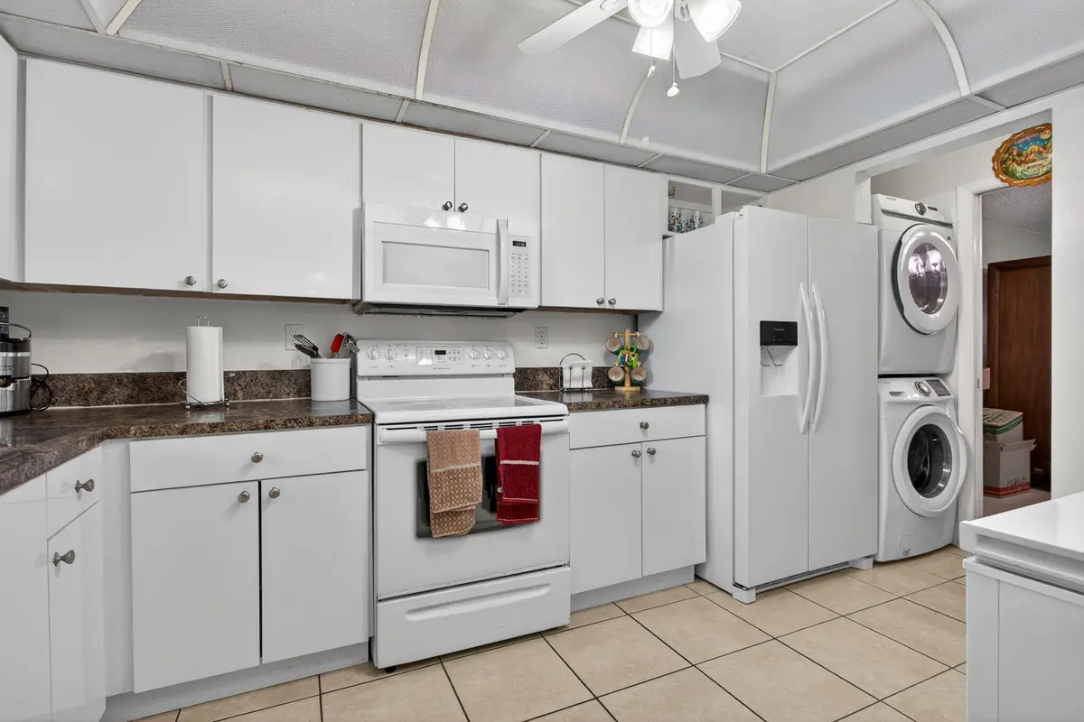 Kitchen Pic 2 at 5900 NW 44th Street 115, Lauderhill