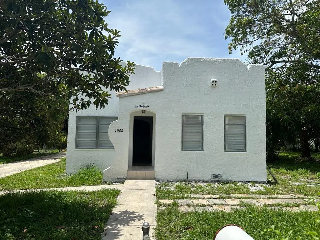 Front view at 1046 30th Court, West Palm Beach