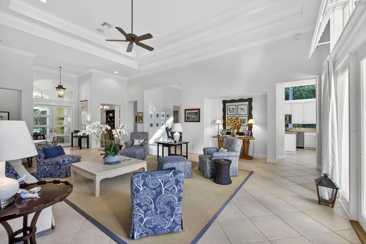 16-web-or-mls-5D1A8462 at , Palm Beach Gardens