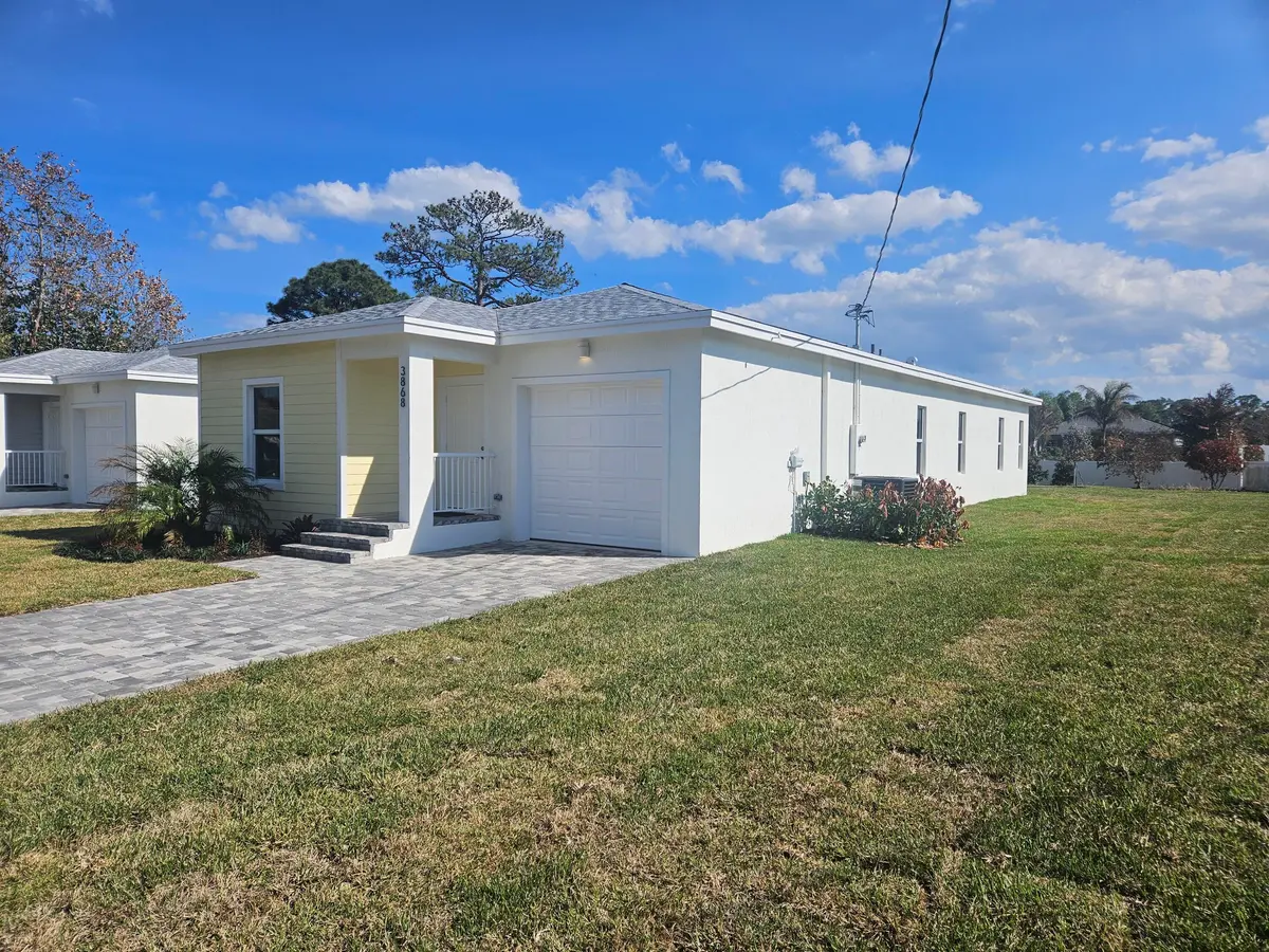 Front at 3868 SE Grant Street, Stuart