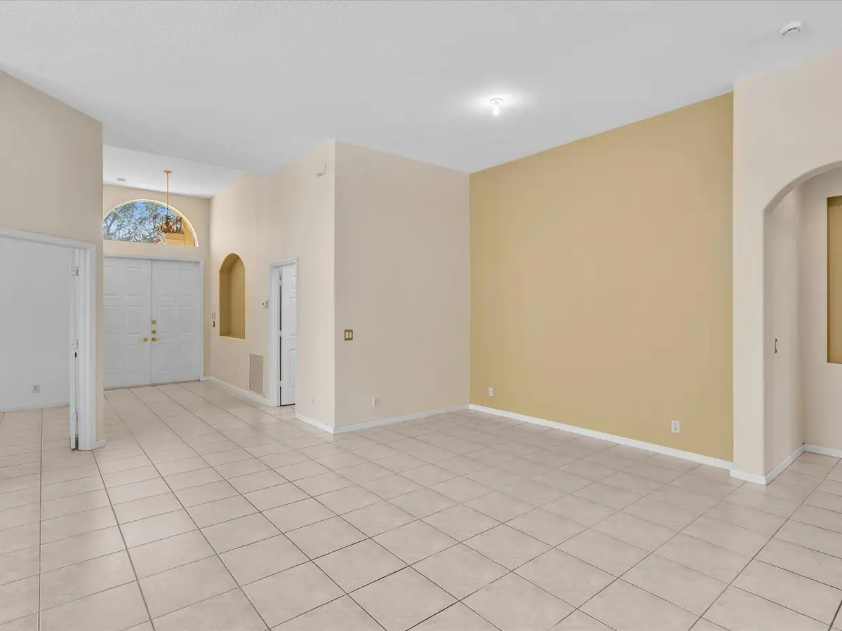 Volume Ceilings at 15299 Fiorenza Circle, Delray Beach