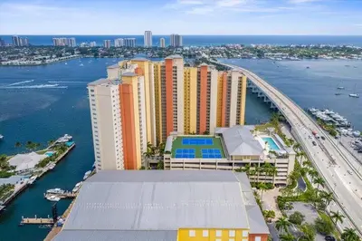 2650 Lake Shore Drive 1004, Riviera Beach – Condominium for sale