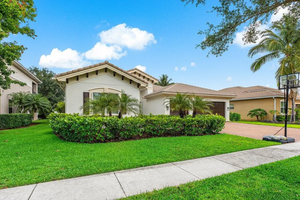 Front 4 at 11952 Fox Hill Circle, Boynton Beach