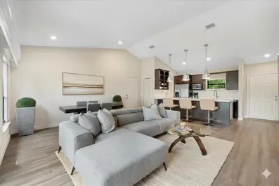 11863 Wimbledon Circle 542, Wellington – sold