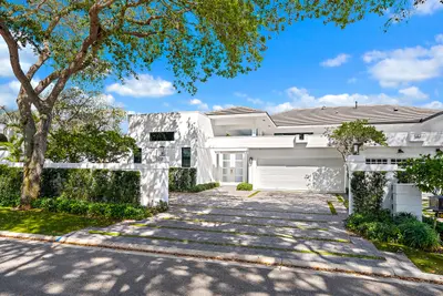 108 Waters Edge Drive, Jupiter – Single Family Residence for sale