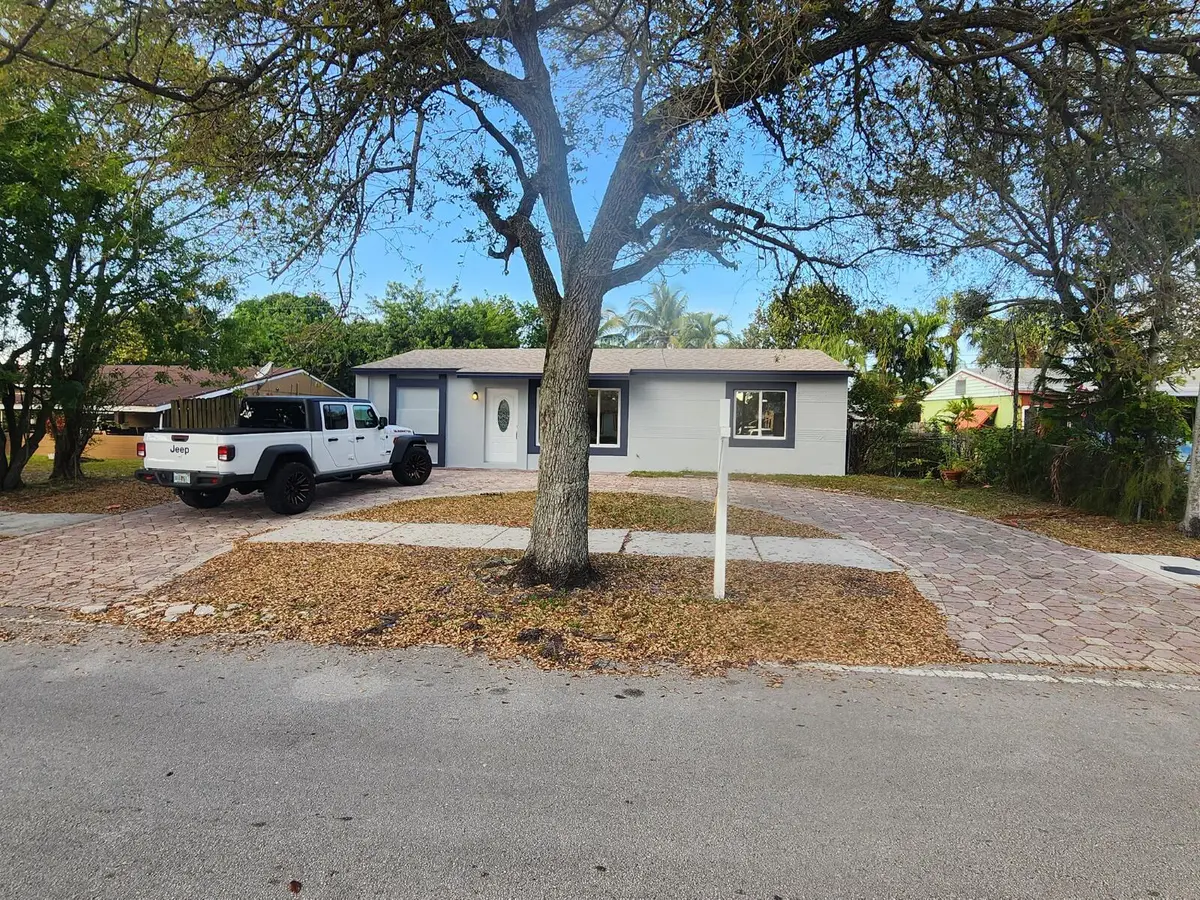6821 SW 17th Street, North Lauderdale, FL – photo 1