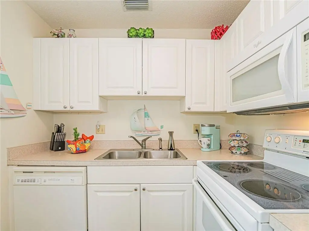 6A at 12 Vista Palm Lane 103, Vero Beach