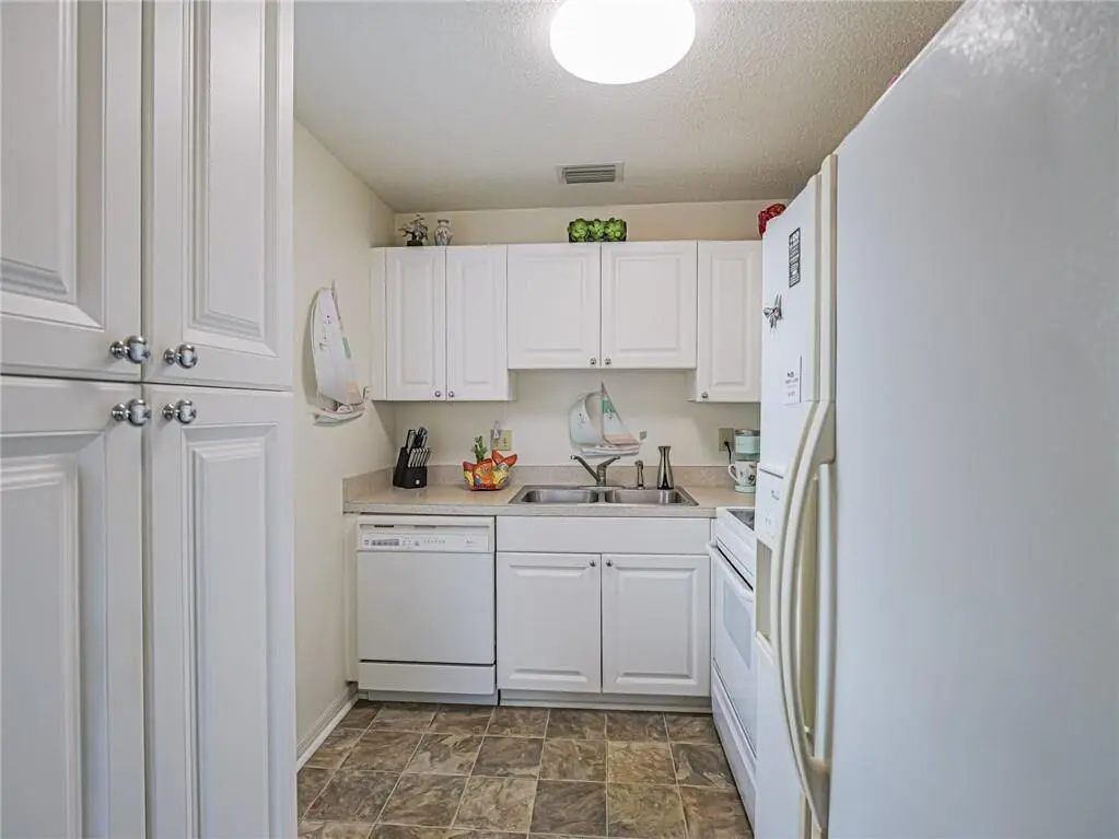 8A at 12 Vista Palm Lane 103, Vero Beach