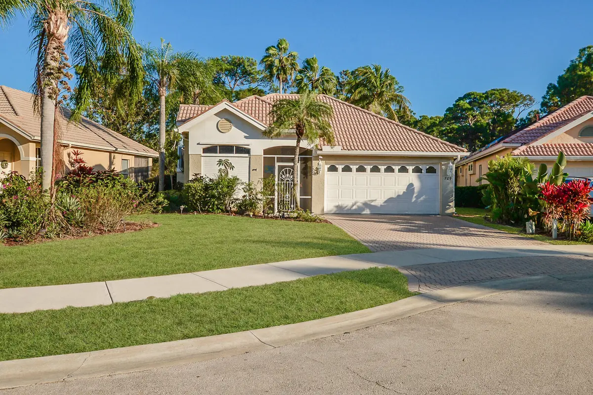 LR-0671 (1) at 709 SW Saint Vincent Cove, Port St. Lucie