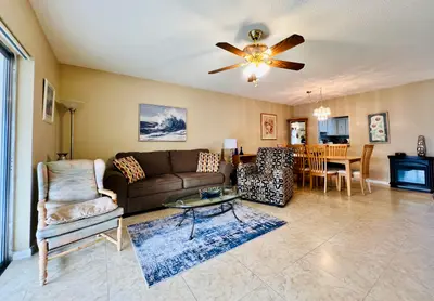 203 Oxford 500, West Palm Beach – sold