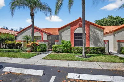 45 Centennial Court, Deerfield Beach – sold