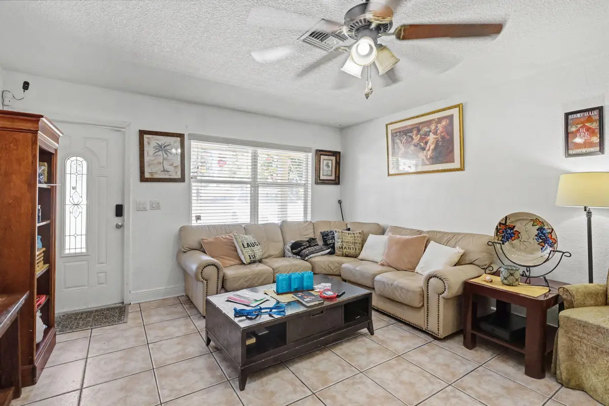 6-web-or-mls-02_Creegan_3.23.26 at 1400 Cardinal Lane, Lantana