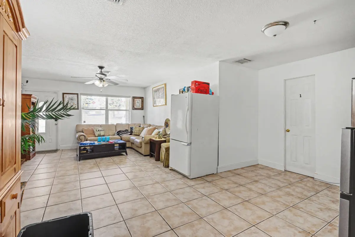 7-web-or-mls-04_Creegan_3.23.26 at 1400 Cardinal Lane, Lantana