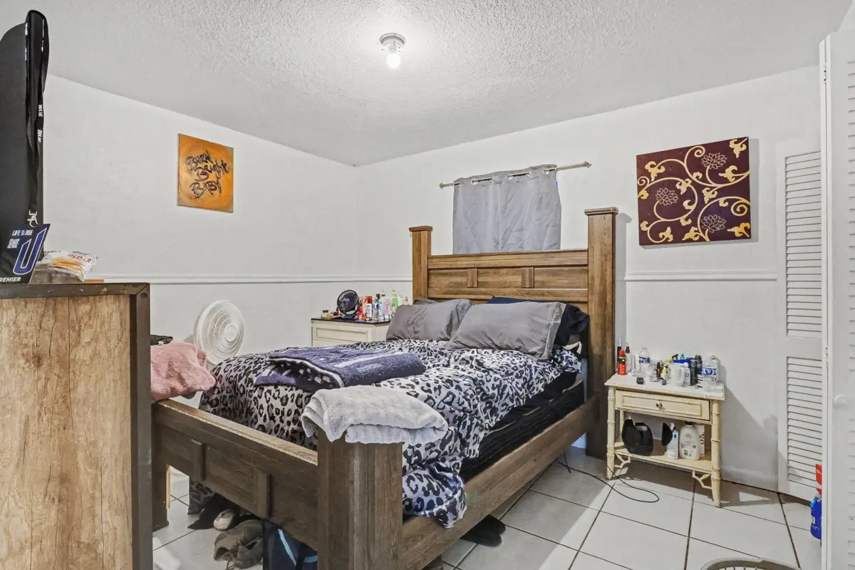 13-web-or-mls-10_Creegan_3.23.26 at 1400 Cardinal Lane, Lantana