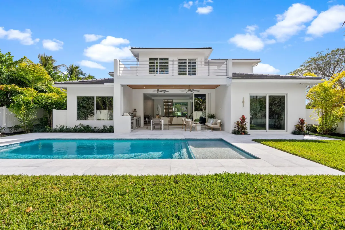 POOL_STRAIGHT_LOOKING_IN_DT at 417 Lake Drive, Delray Beach