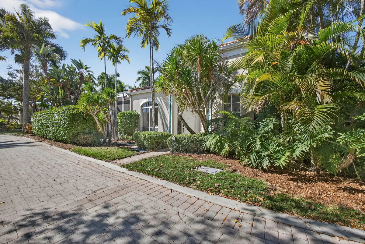 2-web-or-mls-5D1A0964 at 7671 Dahlia Court, West Palm Beach