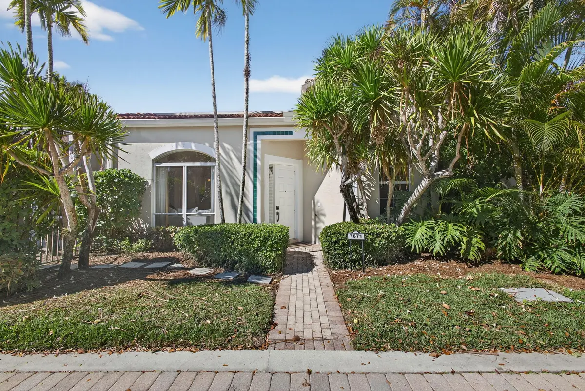 3-web-or-mls-5D1A0969 at 7671 Dahlia Court, West Palm Beach