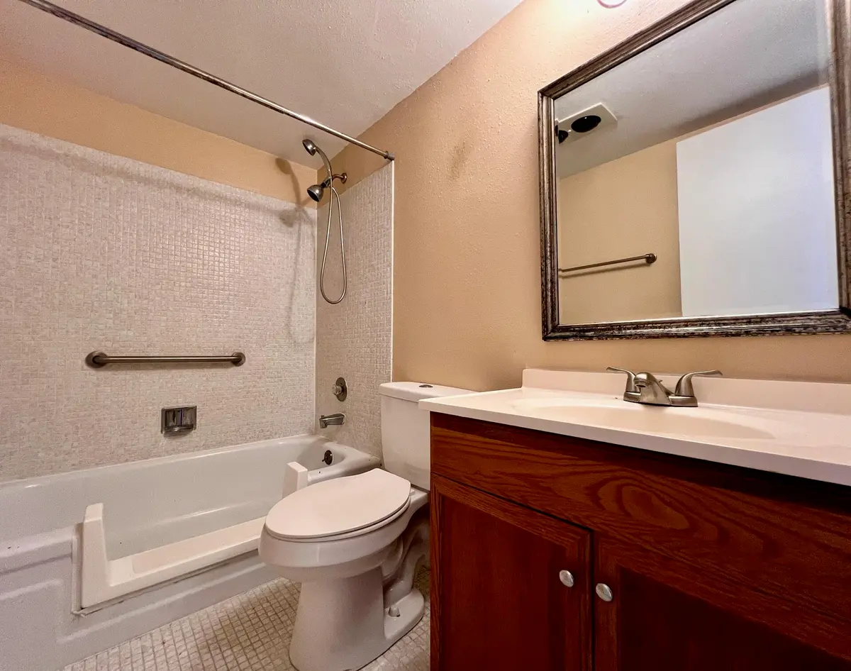 Full Bath at 240 Bedford J, West Palm Beach