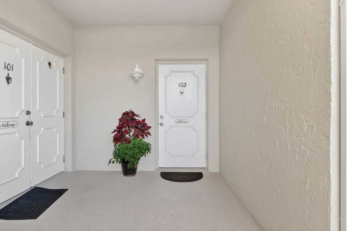 Front entrance at 3210 S Lakeview Circle 3-102, Hutchinson Island