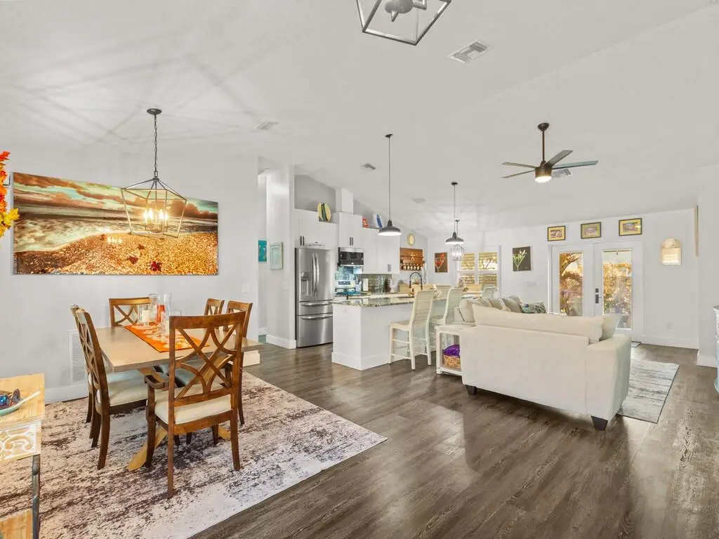 615 19th St SW at 615 19th Street, Vero Beach
