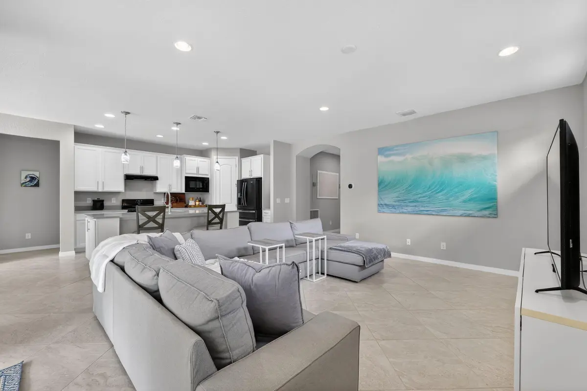 8-web-or-mls-3A5A4000 at 540 SE Monet Drive, Port St. Lucie