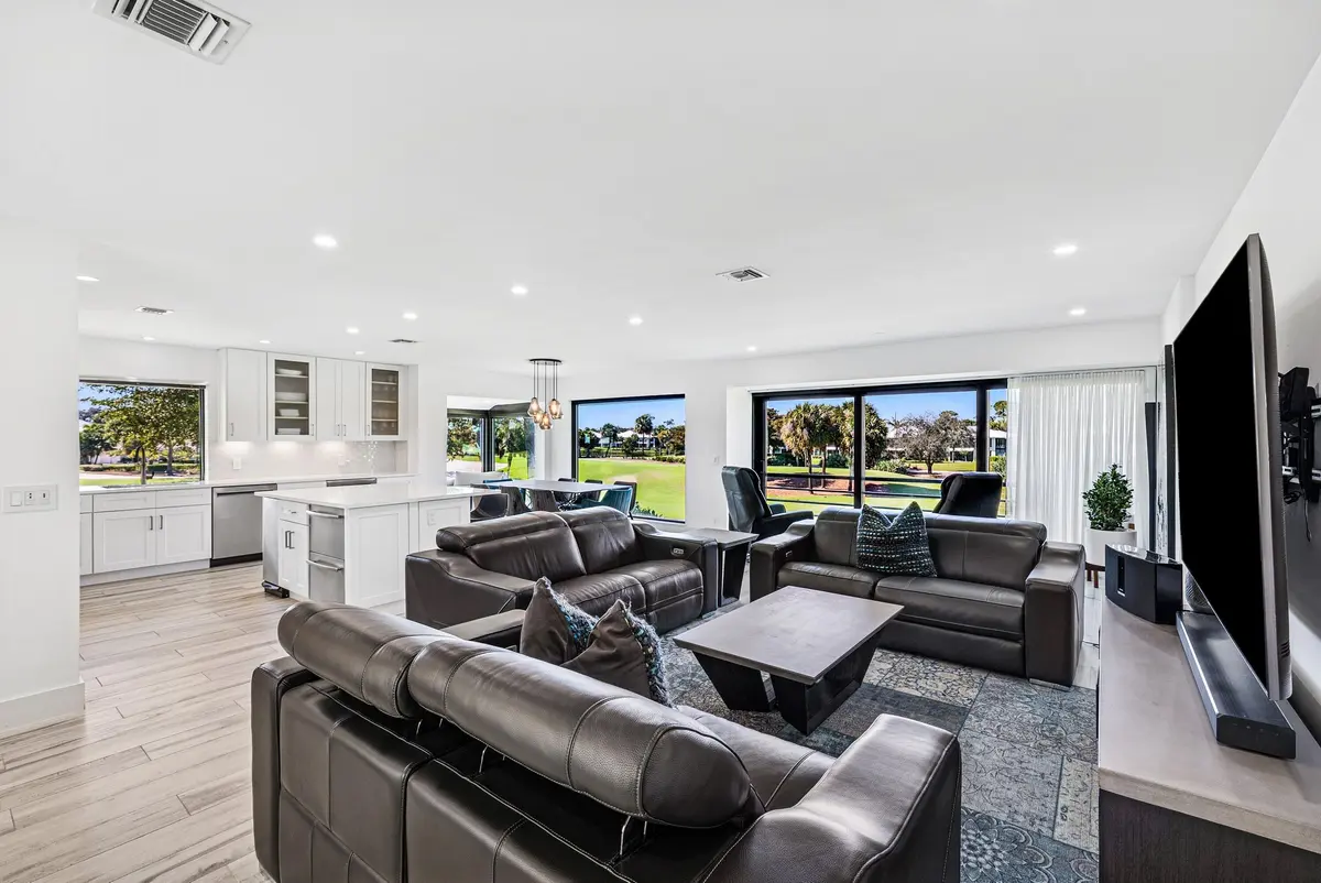 Interior living area at 3667 Quail Ridge Drive Bobwhite B, Boynton Beach
