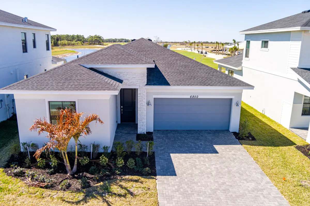 Hartford at Glynlea Country Club at 6850 NW Kestrel Lane, Port St. Lucie