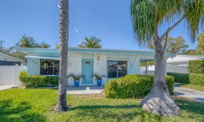 341 Pinewood Street, Lantana – sold