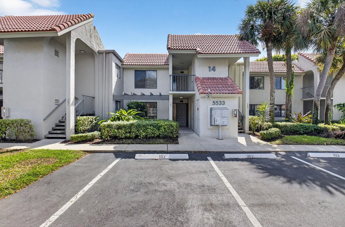 PARKING UPFRONT at 5533 Fairway Park Drive 103, Boynton Beach