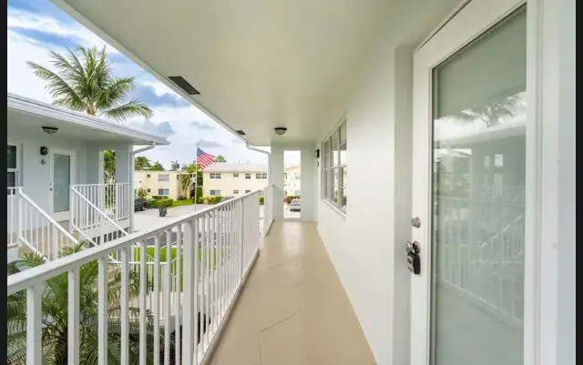 pathway at 2737 NE 28th Street 9w, Lighthouse Point