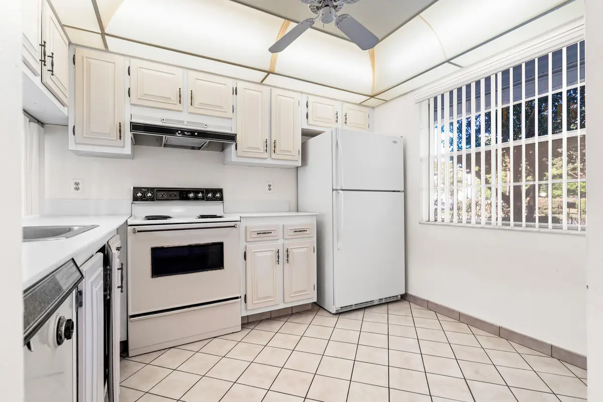DSC03915 at 4602 Martinique Way E1, Coconut Creek