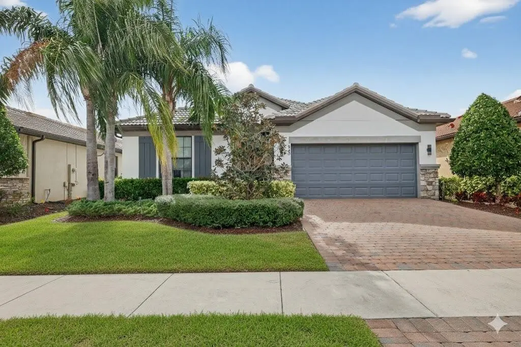 Front Yard Photo at 540 SE Monet Drive, Port St. Lucie