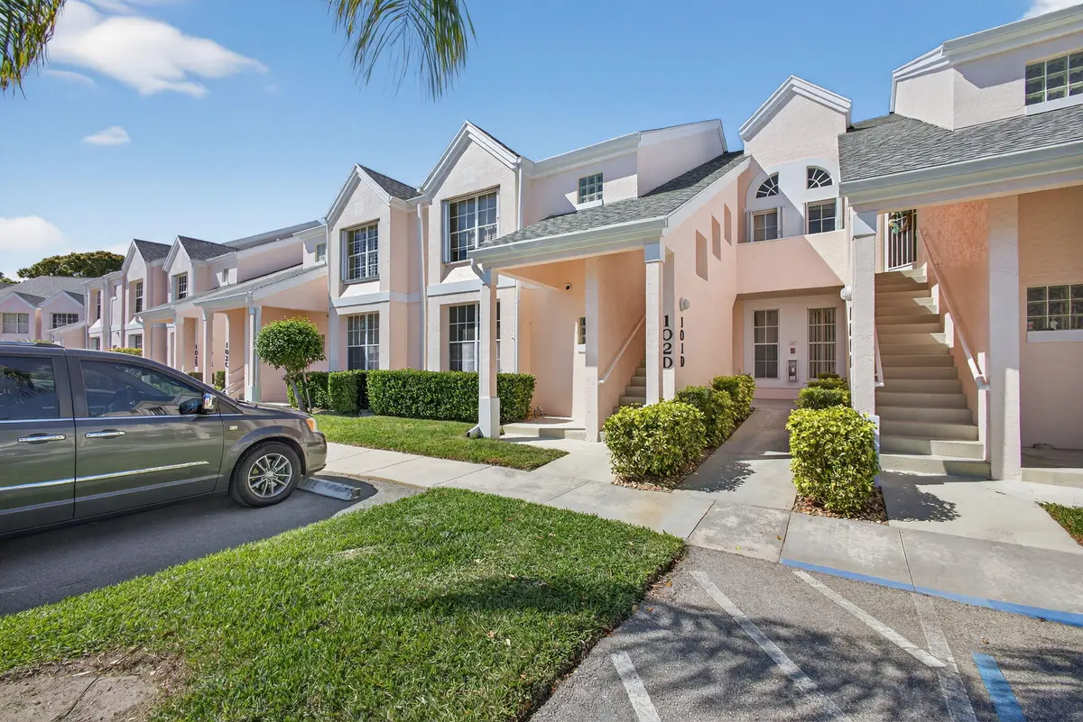 3-web-or-mls-5D1A4266 at 101 Muirfield Court 101d, Jupiter