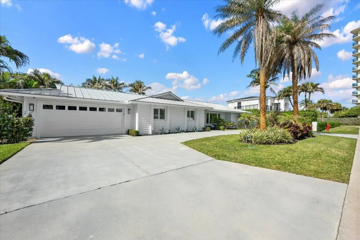 Circular Driveway 2 Car Garage at 48 Ocean Drive, Jupiter
