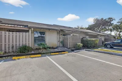 8042 SW 21st Place 8042, Davie – sold