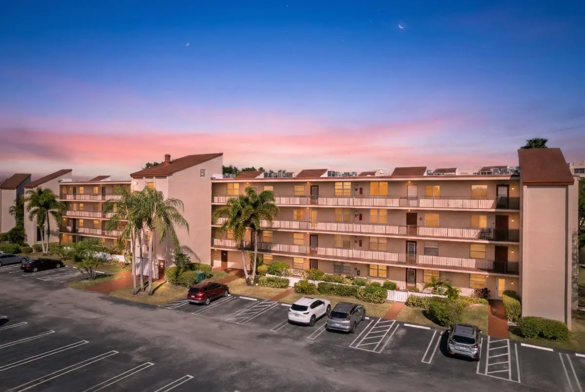 Twilight Exterior at 27 Abbey Lane 307, Delray Beach