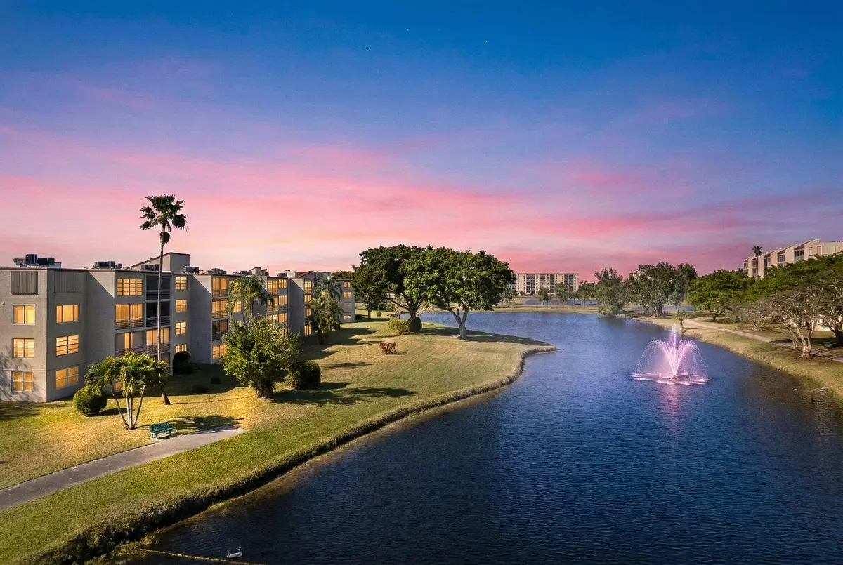 Twilight Exterior at 27 Abbey Lane 307, Delray Beach