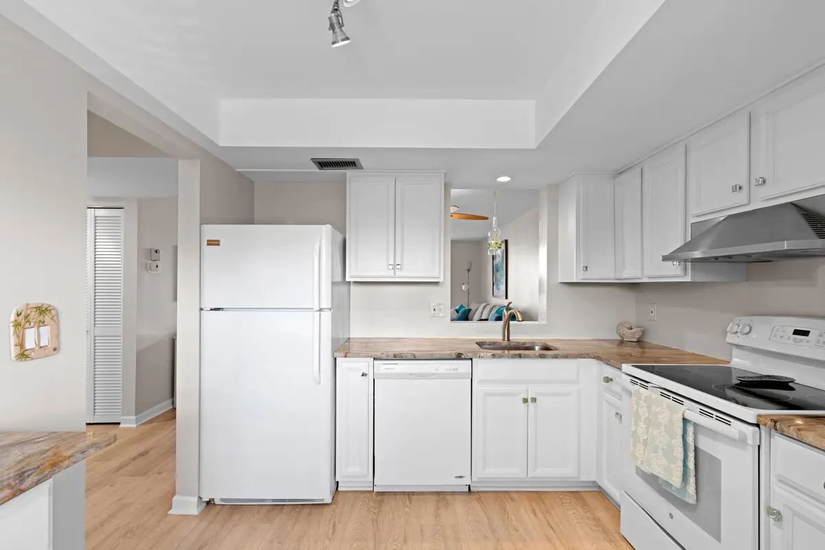 Kitchen at 27 Abbey Lane 307, Delray Beach