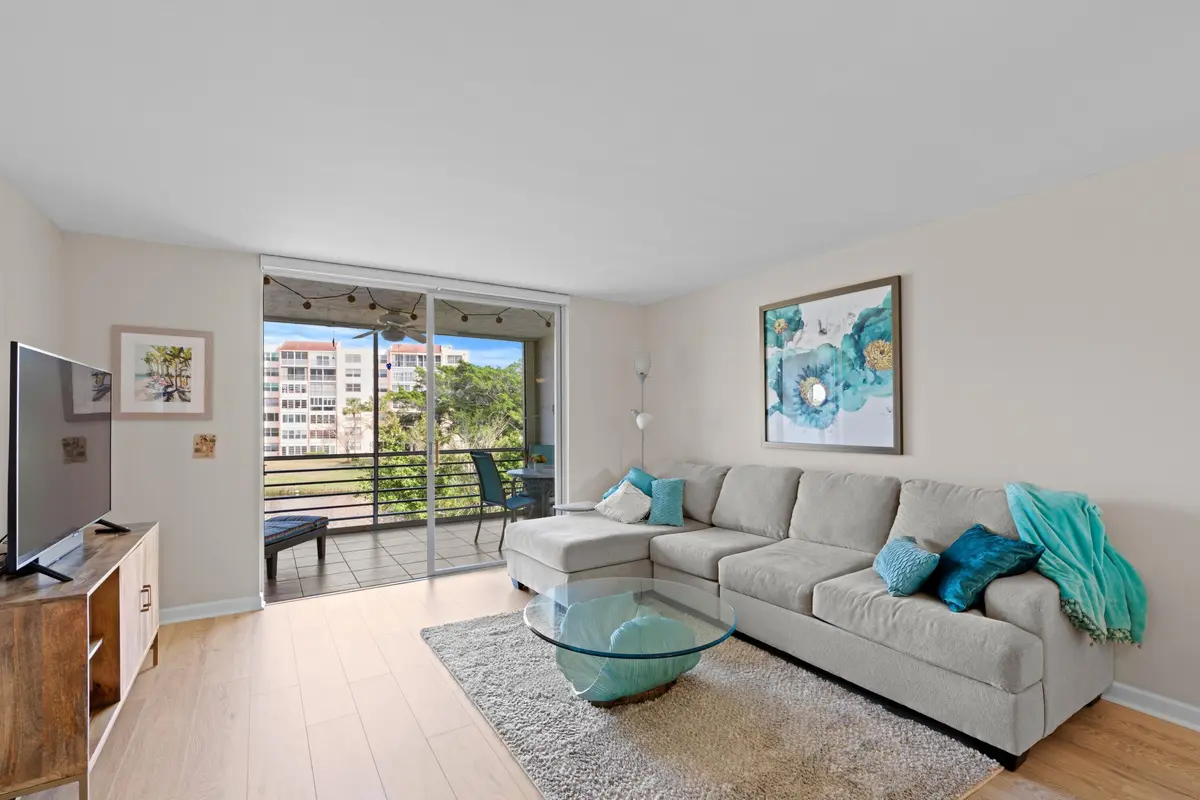 Living Area at 27 Abbey Lane 307, Delray Beach
