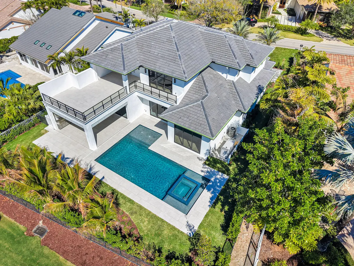 Move In Ready at 112 Regatta Drive, Jupiter