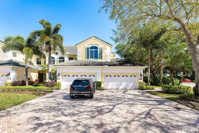 112 Palm Point Circle D, Palm Beach Gardens – sold