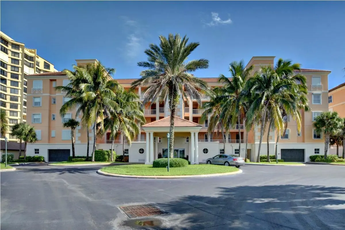 3000 BUILDING AT OCEANHOUSES at 3048 Windward Drive, Fort Pierce