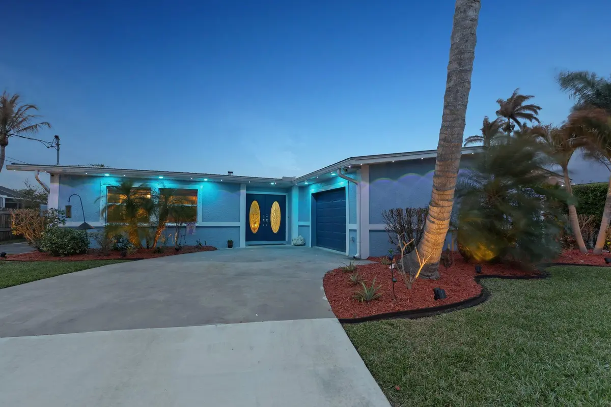 Front Sunset at 310 Holly Avenue, Port St. Lucie