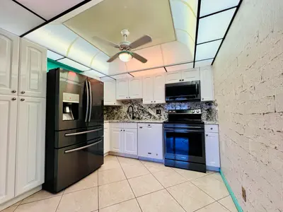 110 Wellington B, West Palm Beach – Condominium for sale
