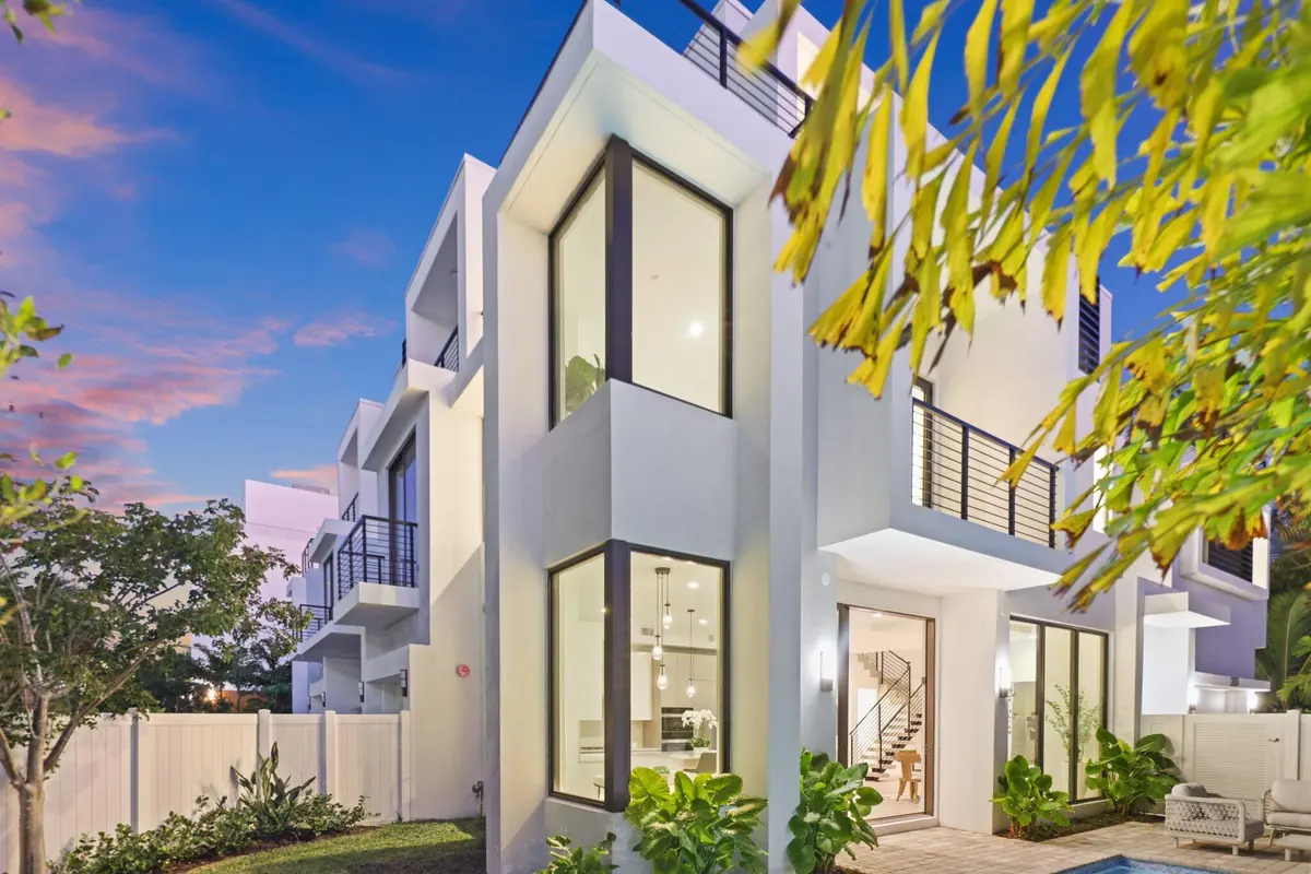 201 Southeast 4th Ave - 123.jpg-SMALL at 201 SE 4th Avenue, Delray Beach