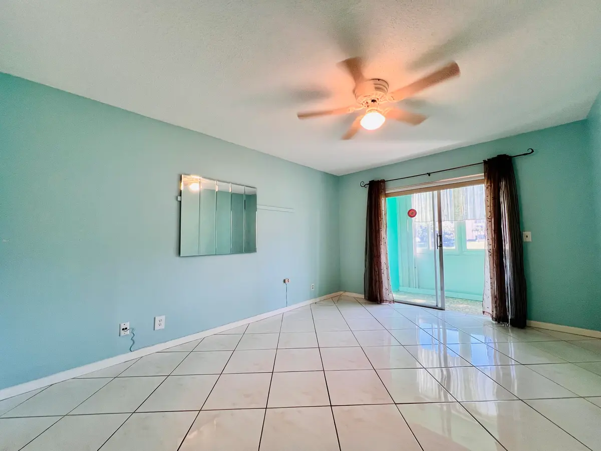 Guest Room at 110 Wellington B, West Palm Beach