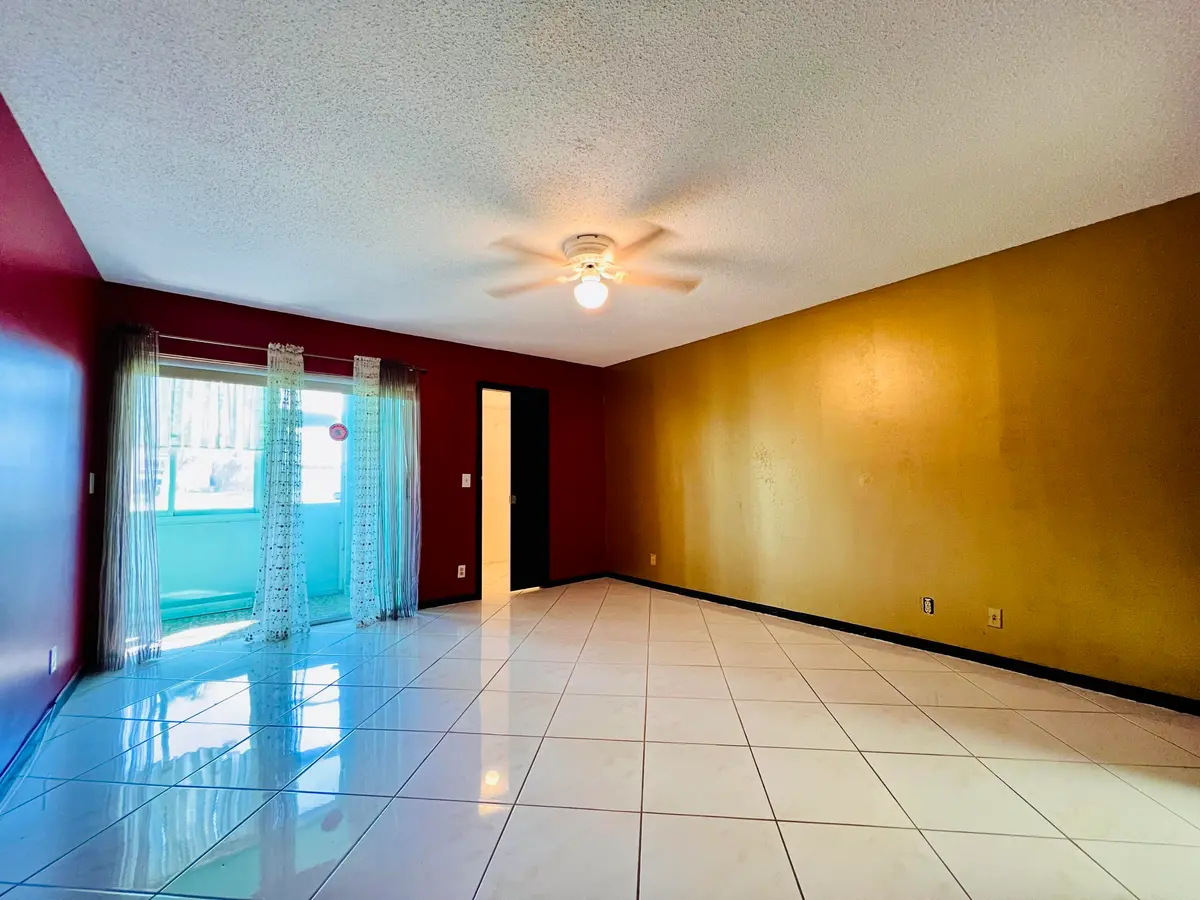 Large Bedroom Suite at 110 Wellington B, West Palm Beach