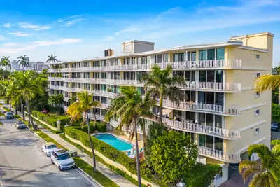 227 Australian Avenue 2c, Palm Beach – Condominium for sale